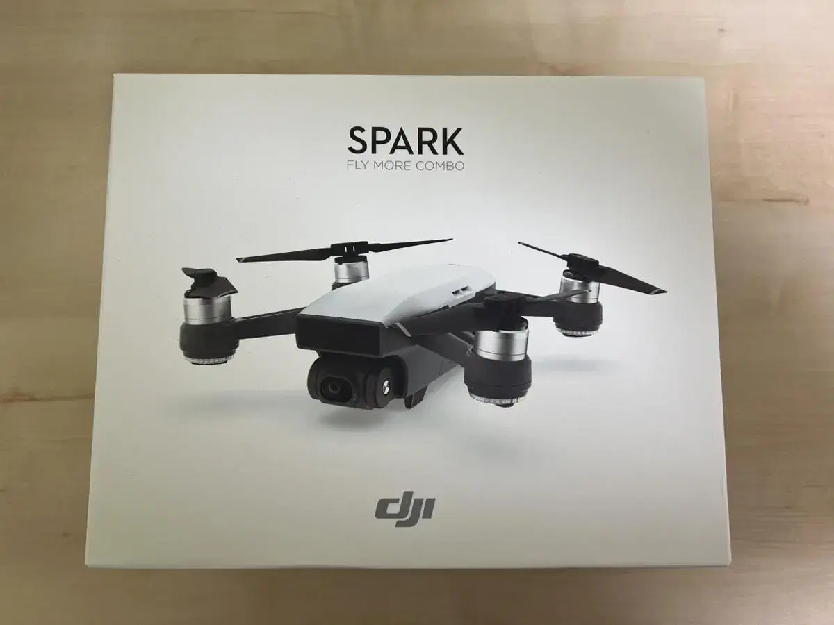 ブランド DJI spark combo ドローン - カメラ